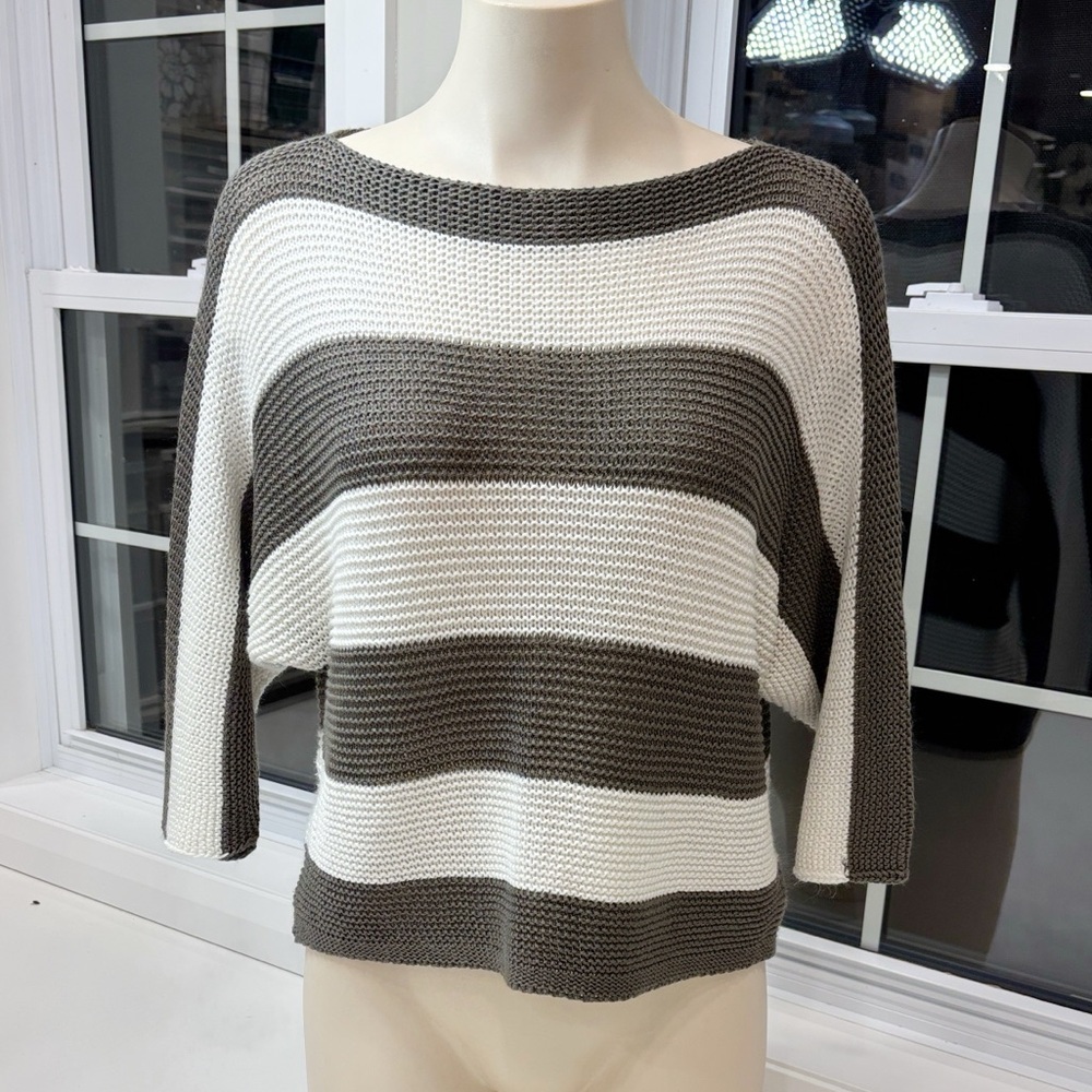 Striped dark green and White knitted Sweater